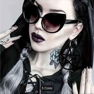 Cat eye sunglasses